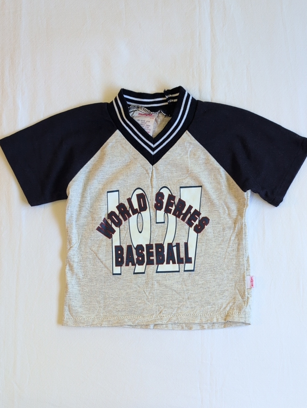 NWOT Vintage Milton Funwear Made In Canada Baseball T-Shirt Size 3